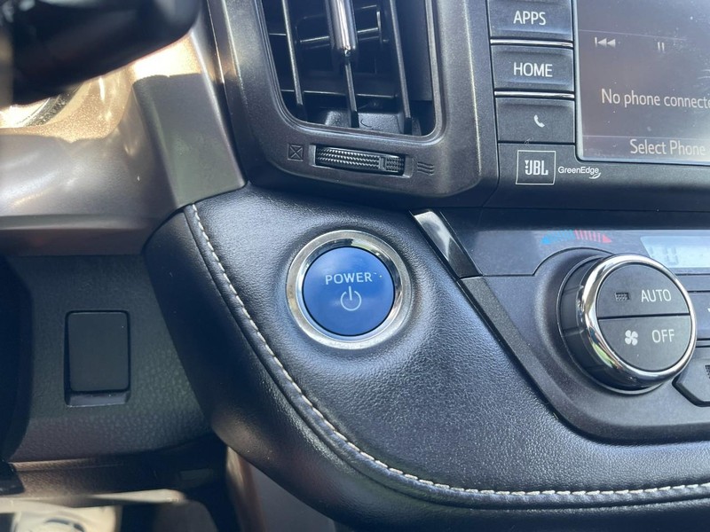Toyota RAV4 Hybrid Vehicle Image 27