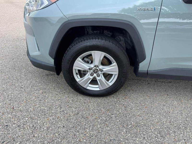 Toyota RAV4 Hybrid Vehicle Image 06