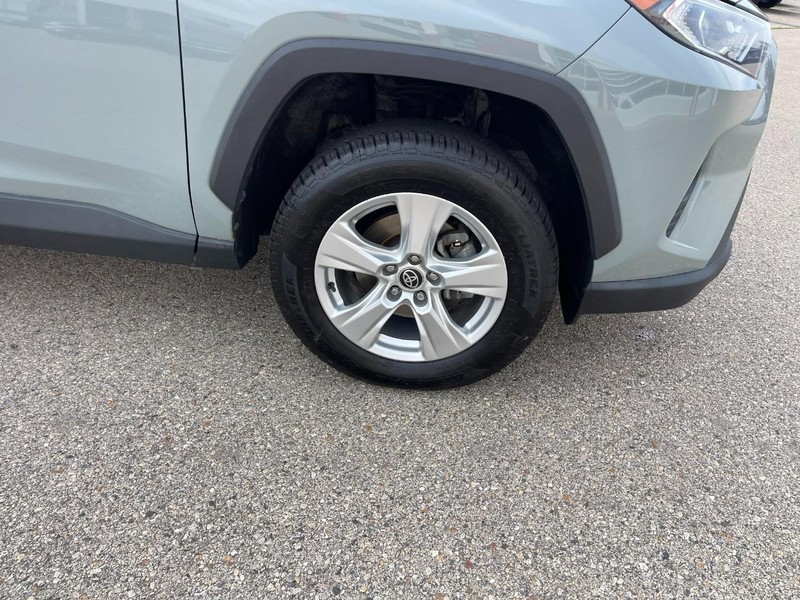 Toyota RAV4 Hybrid Vehicle Image 07