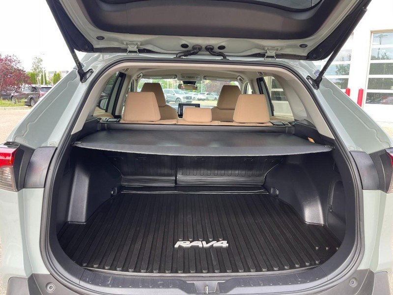 Toyota RAV4 Hybrid Vehicle Image 14