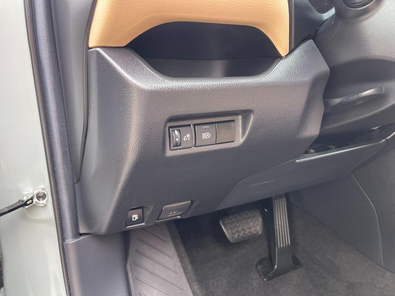 Toyota RAV4 Hybrid Vehicle Image 20