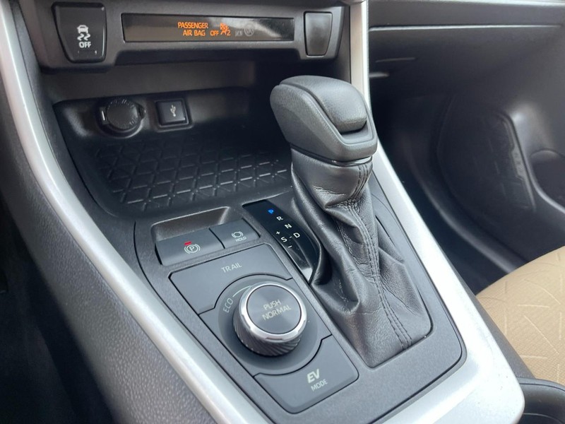 Toyota RAV4 Hybrid Vehicle Image 22