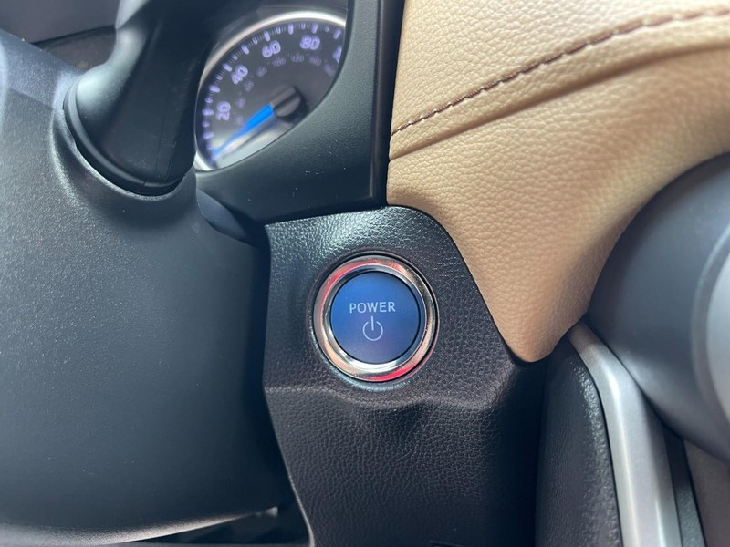 Toyota RAV4 Hybrid Vehicle Image 25