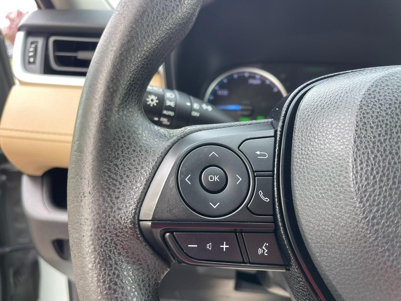 Toyota RAV4 Hybrid Vehicle Image 26