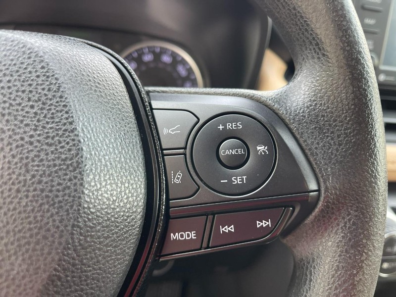 Toyota RAV4 Hybrid Vehicle Image 27