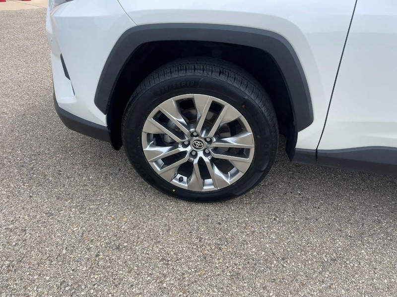 Toyota RAV4 Vehicle Image 07
