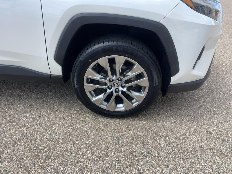 Toyota RAV4 Vehicle Image 08