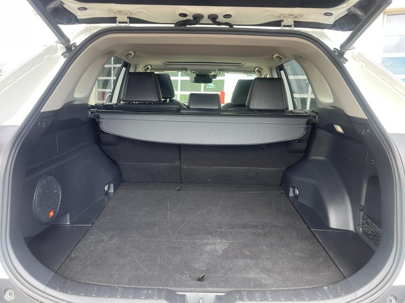 Toyota RAV4 Vehicle Image 18
