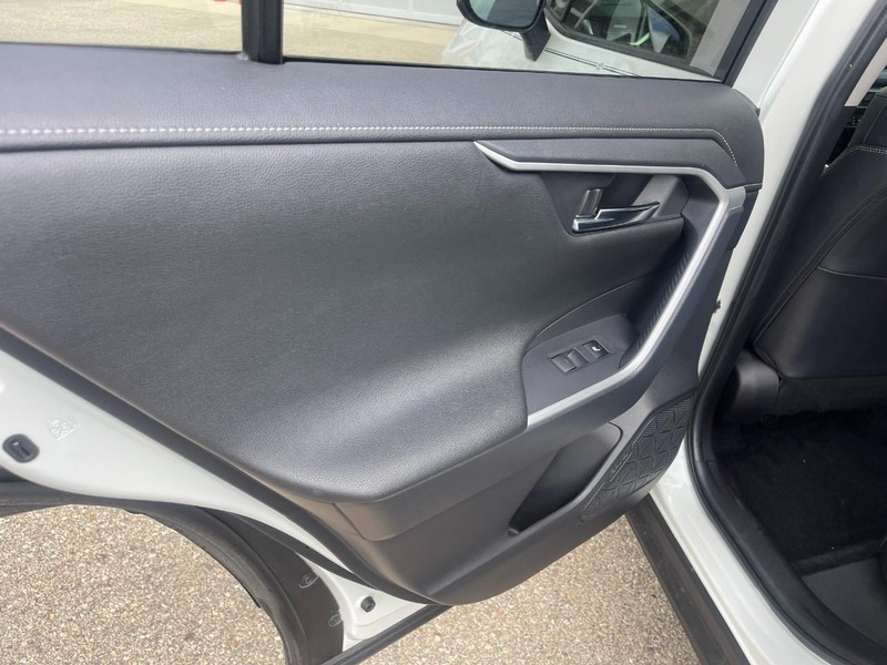 Toyota RAV4 Vehicle Image 20