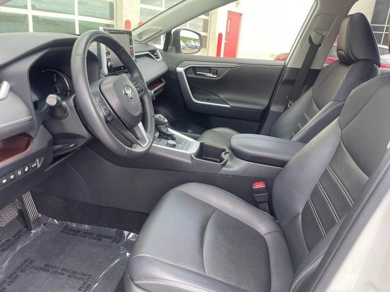 Toyota RAV4 Vehicle Image 21