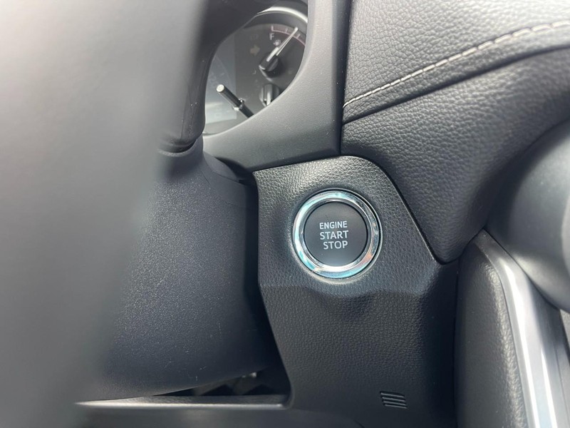 Toyota RAV4 Vehicle Image 31