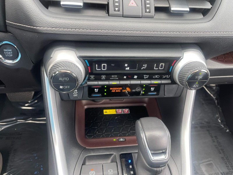 Toyota RAV4 Vehicle Image 33