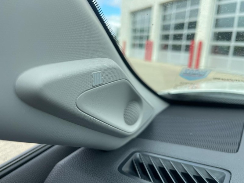 Toyota RAV4 Vehicle Image 39