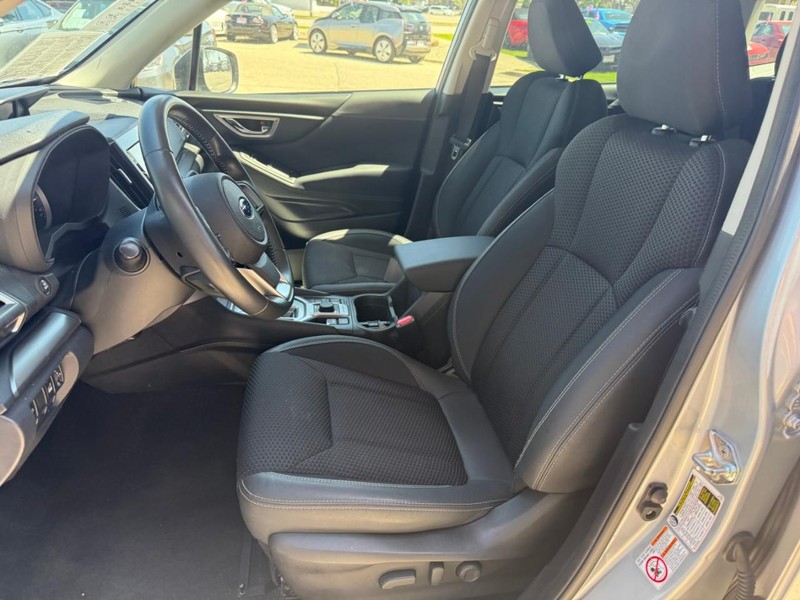 Subaru Forester Vehicle Image 09