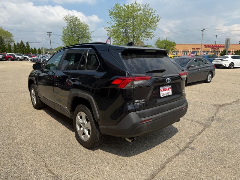 Toyota RAV4 Hybrid Vehicle Image 07