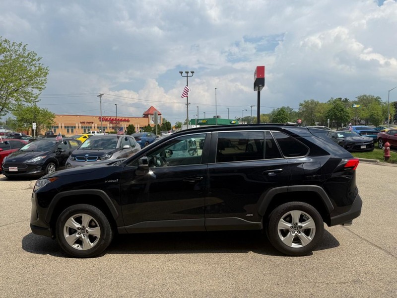 Toyota RAV4 Hybrid Vehicle Image 08