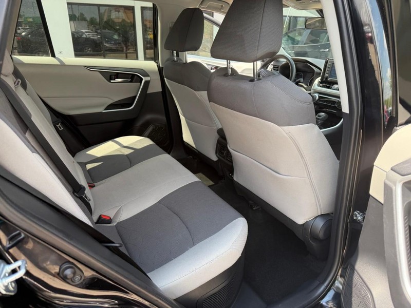 Toyota RAV4 Hybrid Vehicle Image 15