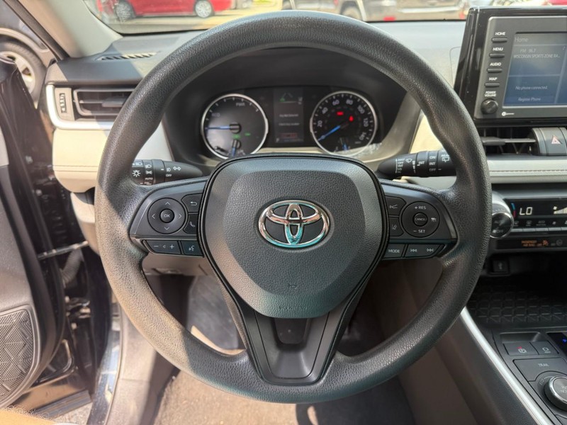 Toyota RAV4 Hybrid Vehicle Image 18