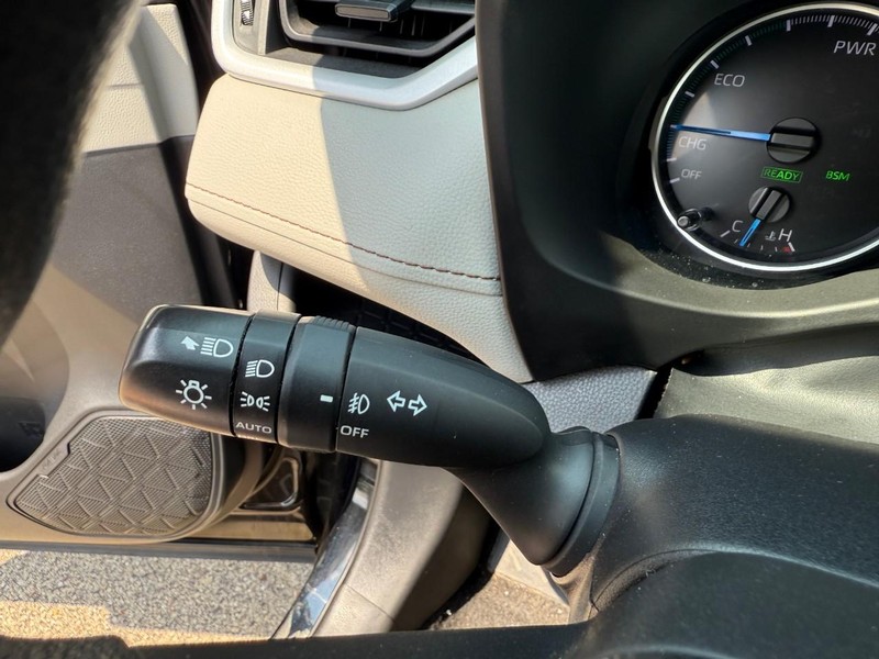 Toyota RAV4 Hybrid Vehicle Image 20