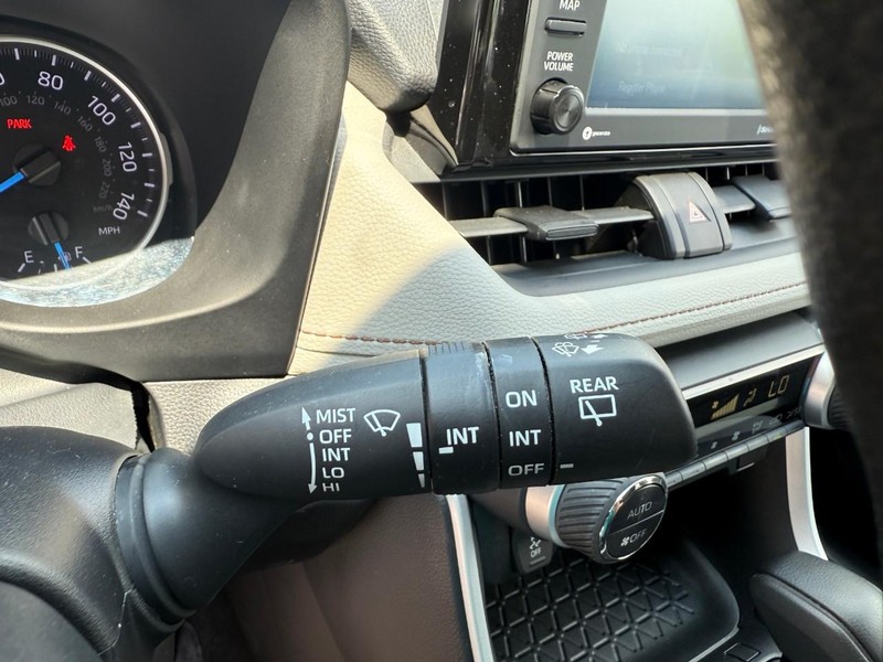 Toyota RAV4 Hybrid Vehicle Image 21