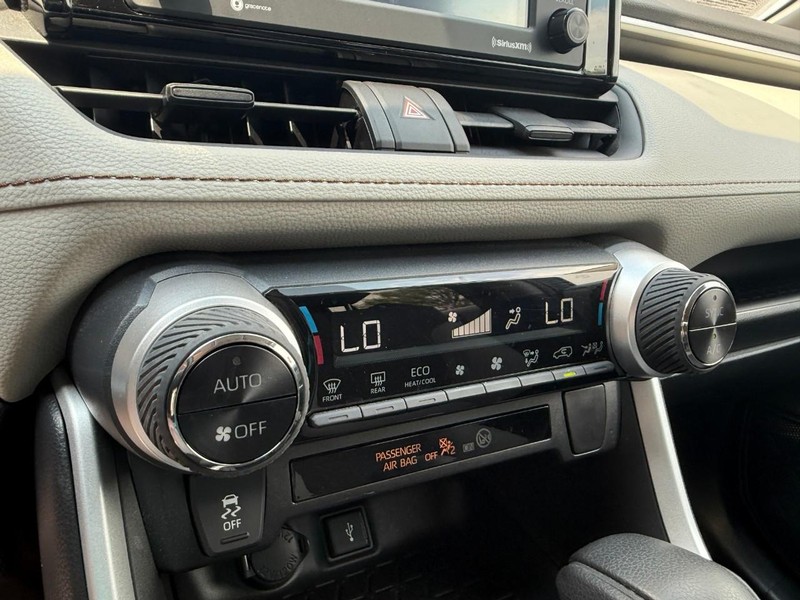 Toyota RAV4 Hybrid Vehicle Image 26