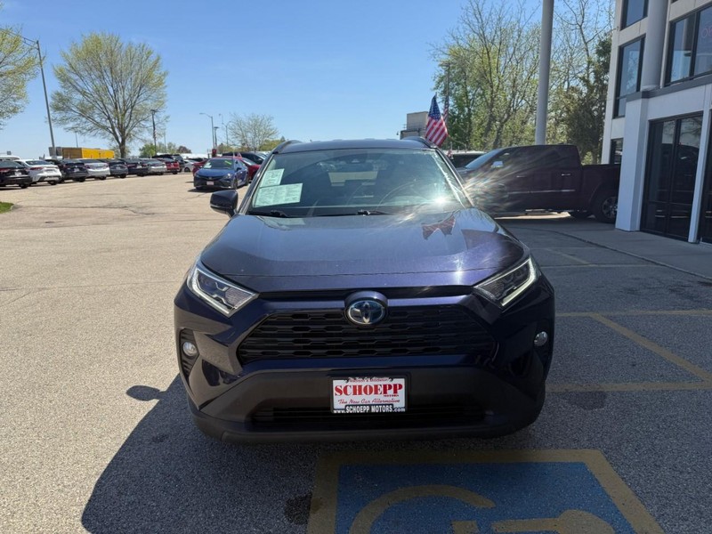 Toyota RAV4 Hybrid Vehicle Image 02