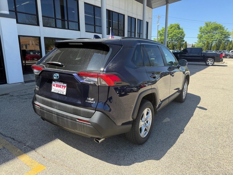 Toyota RAV4 Hybrid Vehicle Image 05