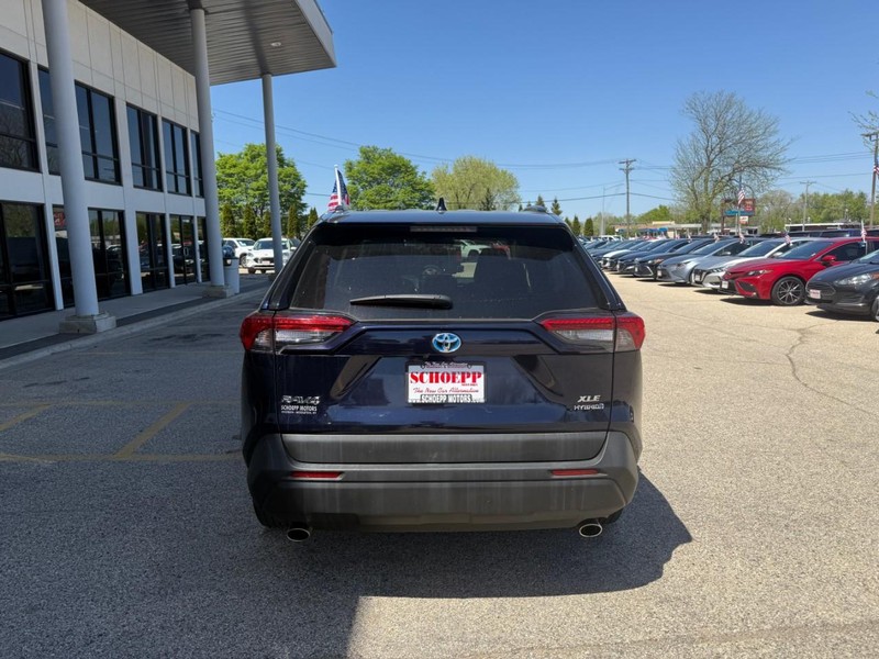 Toyota RAV4 Hybrid Vehicle Image 06
