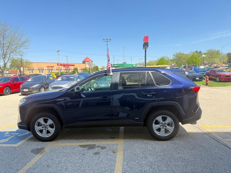 Toyota RAV4 Hybrid Vehicle Image 08