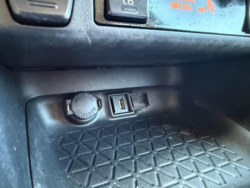 Toyota RAV4 Hybrid Vehicle Image 22
