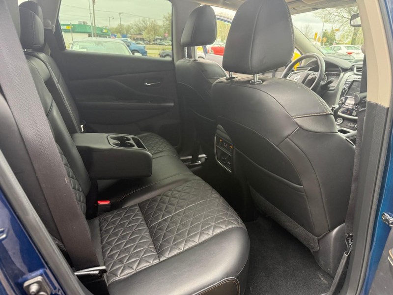 Nissan Murano Vehicle Image 17
