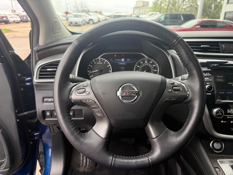 Nissan Murano Vehicle Image 23