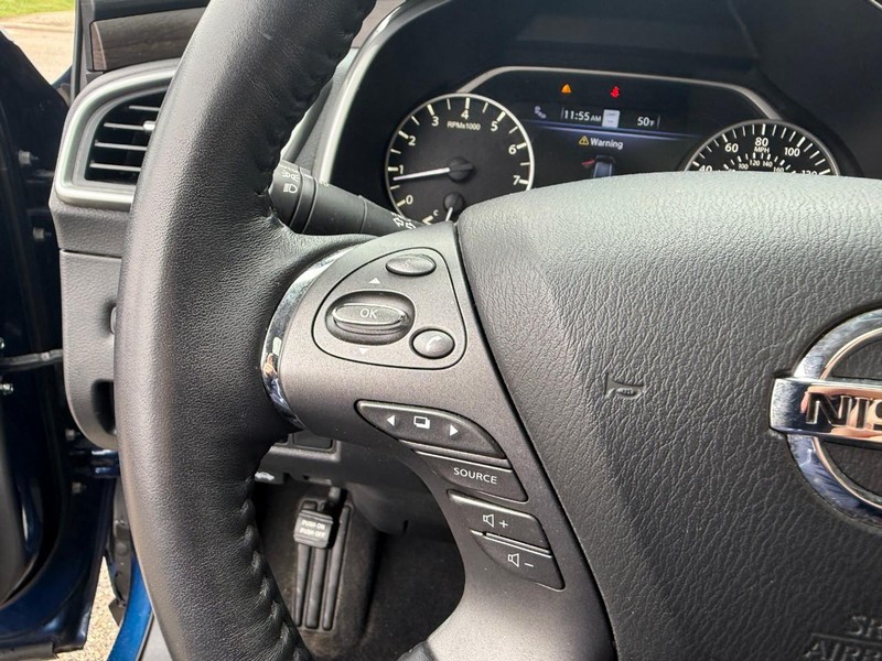 Nissan Murano Vehicle Image 24