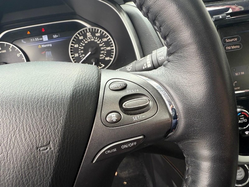 Nissan Murano Vehicle Image 25