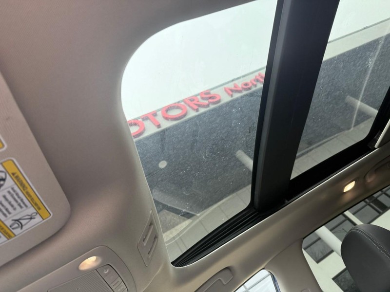 Nissan Murano Vehicle Image 32