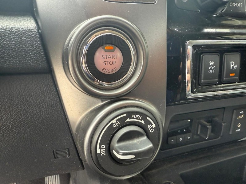 Nissan Titan Vehicle Image 27
