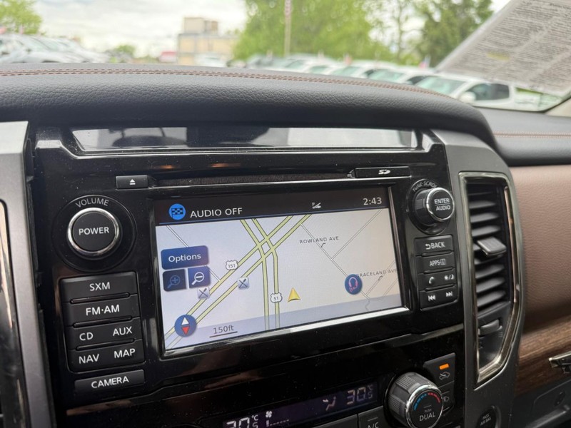 Nissan Titan Vehicle Image 28