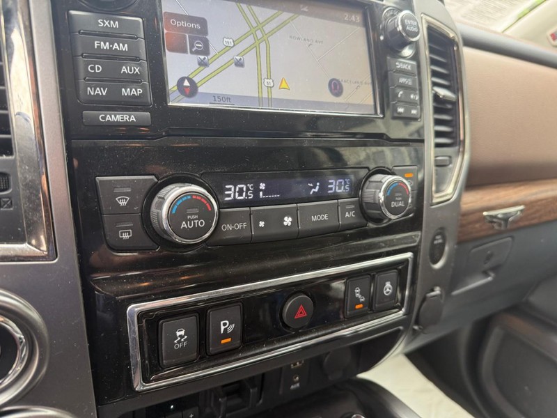 Nissan Titan Vehicle Image 29