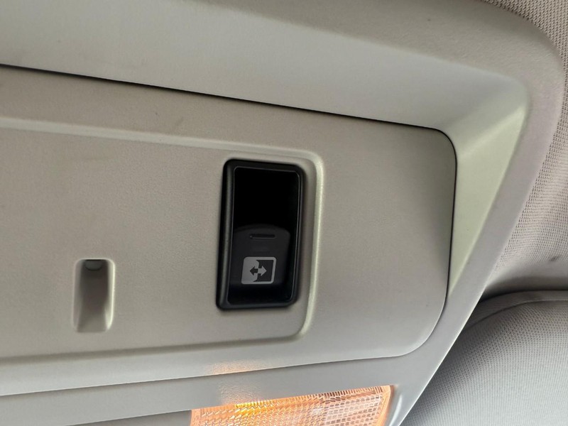 Nissan Titan Vehicle Image 34
