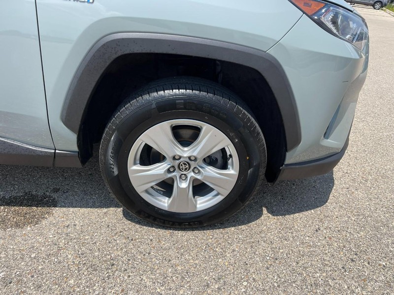Toyota RAV4 Hybrid Vehicle Image 07