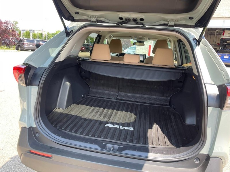 Toyota RAV4 Hybrid Vehicle Image 16