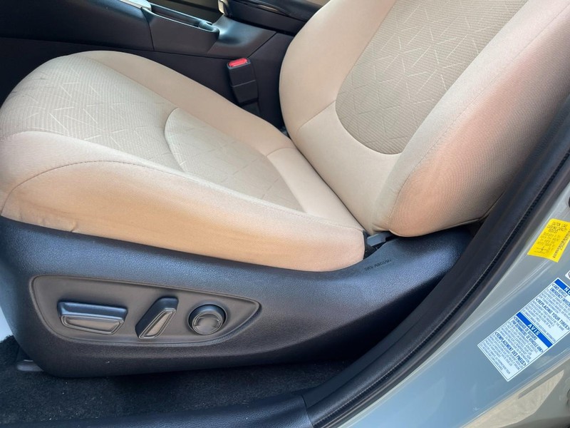Toyota RAV4 Hybrid Vehicle Image 20