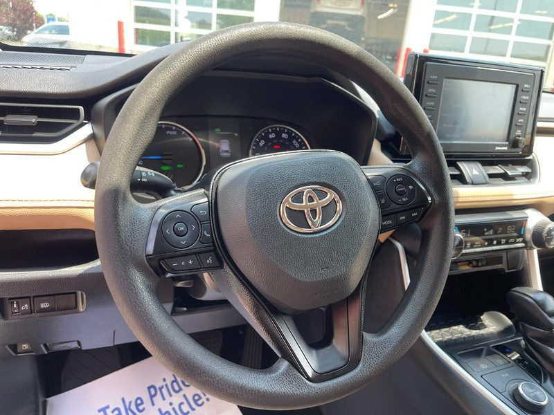 Toyota RAV4 Hybrid Vehicle Image 23