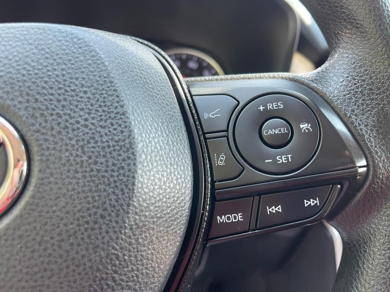 Toyota RAV4 Hybrid Vehicle Image 25
