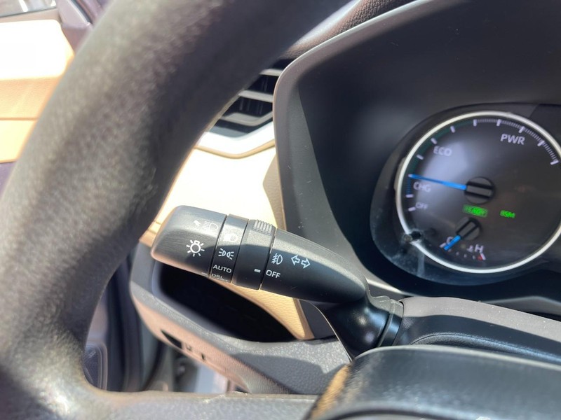 Toyota RAV4 Hybrid Vehicle Image 26