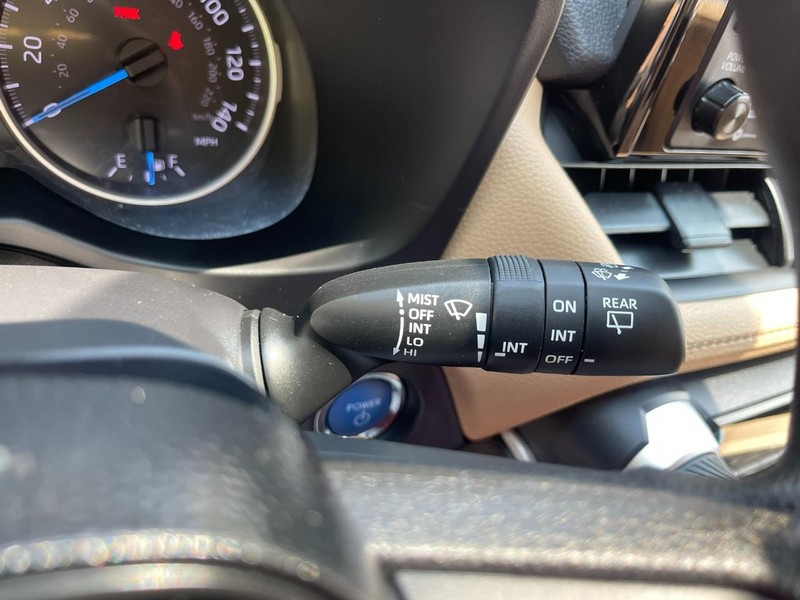 Toyota RAV4 Hybrid Vehicle Image 27