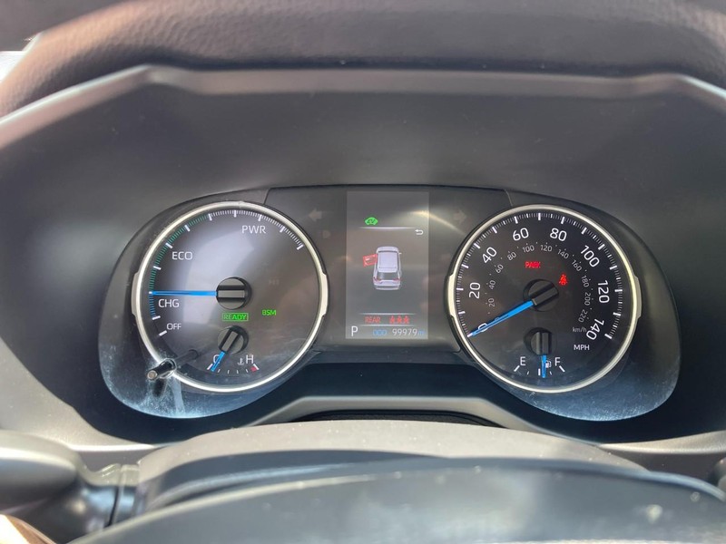 Toyota RAV4 Hybrid Vehicle Image 28