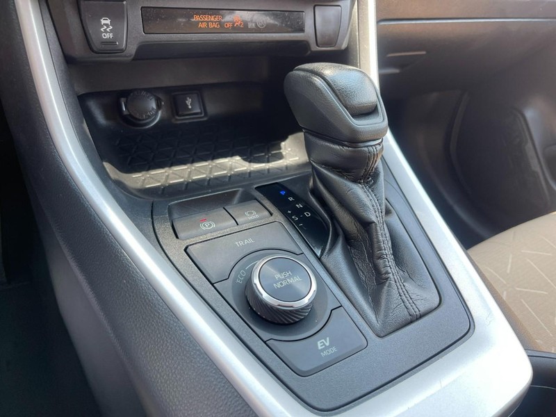 Toyota RAV4 Hybrid Vehicle Image 29