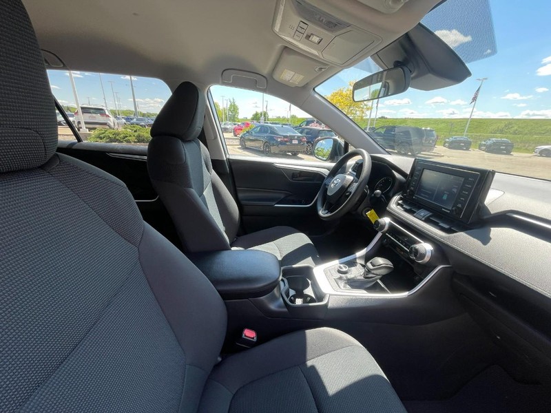 Toyota RAV4 Hybrid Vehicle Image 11