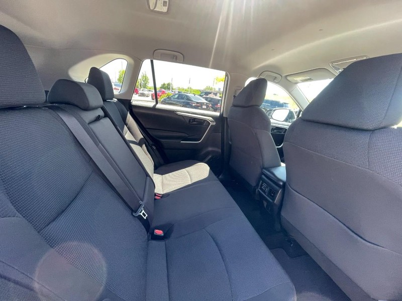 Toyota RAV4 Hybrid Vehicle Image 13